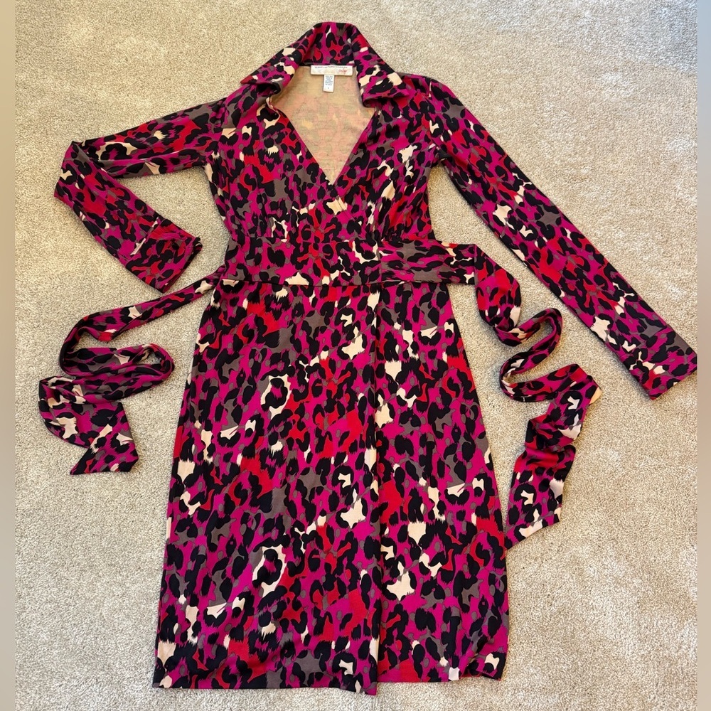 Diane von Furstenberg DVF Hot Pink Black Leopard Patterned Silk Wrap Dress Sz 2